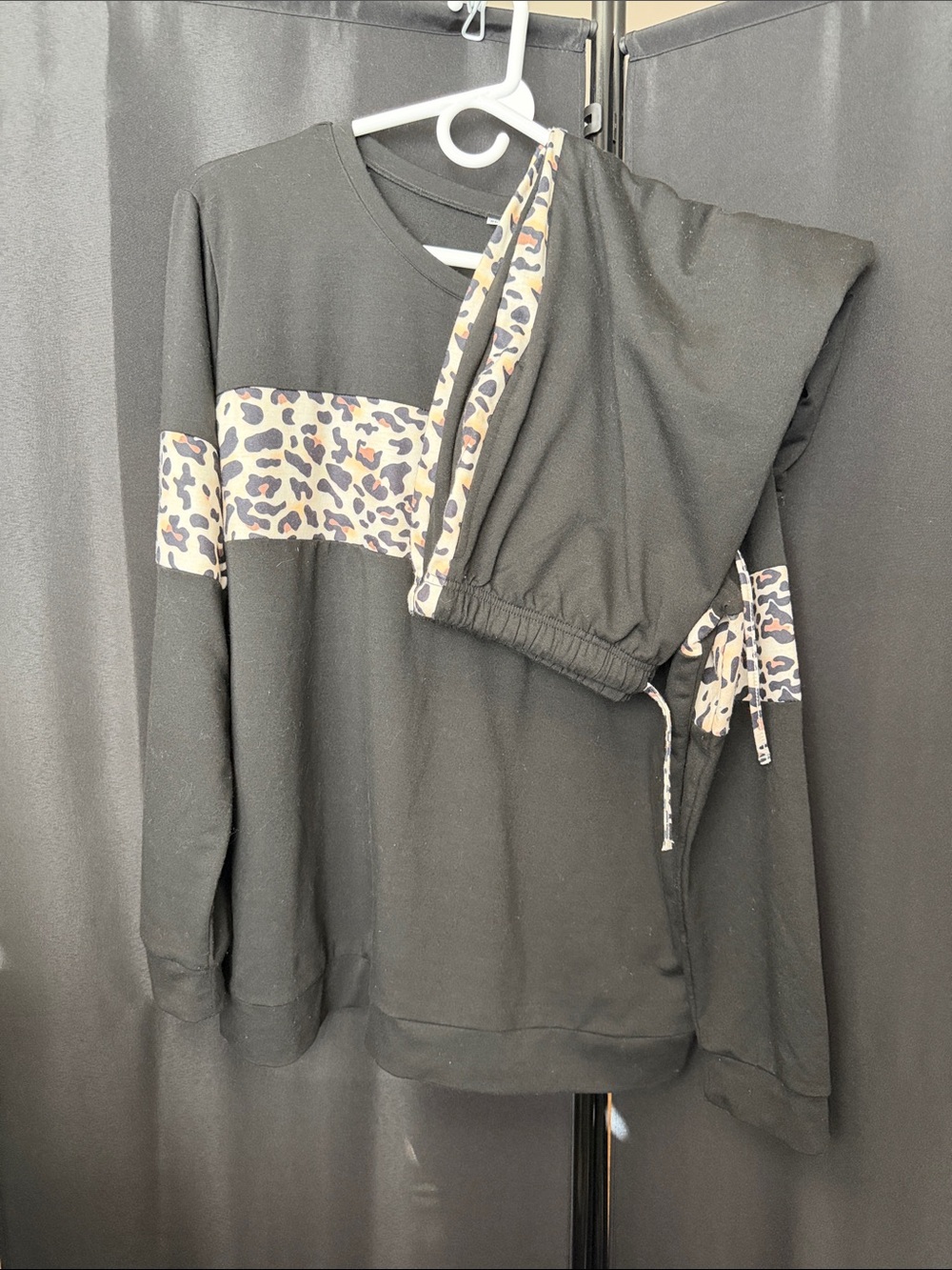 Black Leopard-Trim Women's Tracksuit